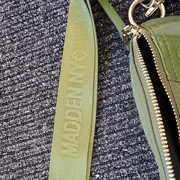 Madden NYC Olive Crossbody/Fanny Pack-NWOT - Picture 3 of 10